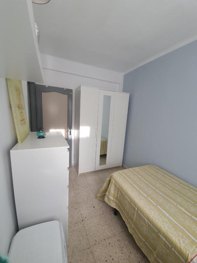 Ferienwohnung Amplio Apartamento En El Centro De Triana Sevilla Exterior foto